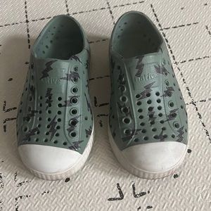 Natives toddler boy size 8